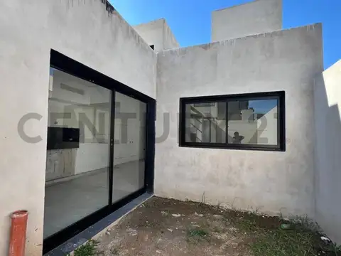 Casa en Venta en Barrio Rincones de Manantiales, USD 125.000
