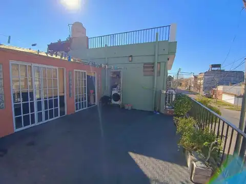 Casa multifamiliar en San Andrés con 2 deptos