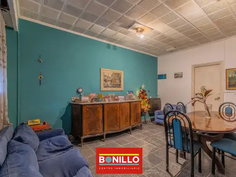 Casa 5 ambientes con 2 baños