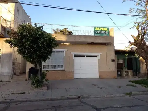 Casa de 4 amb. con garaje y pileta en venta