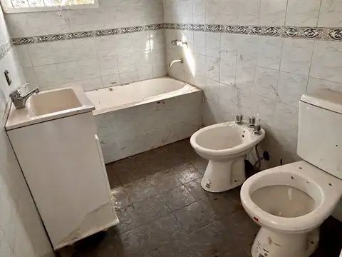 Casa 3 ambientes con 1 baño