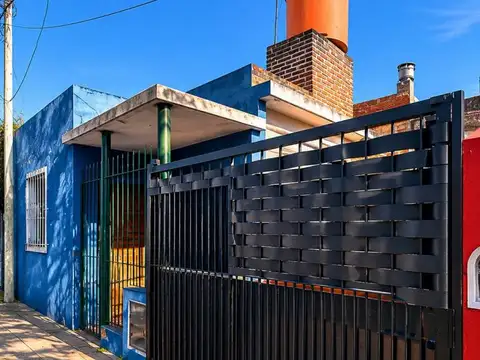 OPORTUNIDAD VENTA CASA 3 AMBIENTES EN HAEDO ? ESCUCHA OFERTA