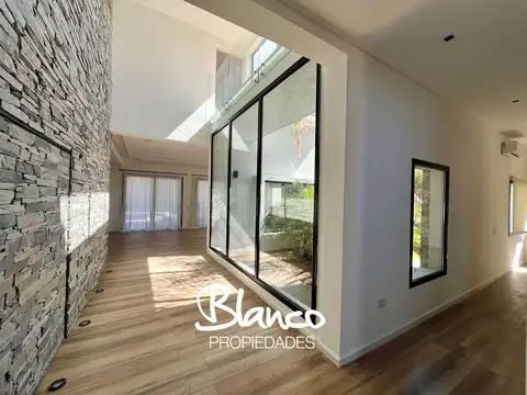 Casa en Venta al Oeste