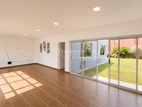 Casa 3 ambientes con 2 baños