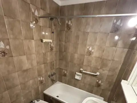 Depto cuatro ambientes en ALQUILER en Lomas de Zamora - Monseñor Schell al 200