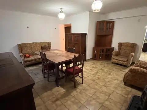 Depto en Lomas de Zamora en VENTA. Tres dormitorios. Opción con COCHERA.