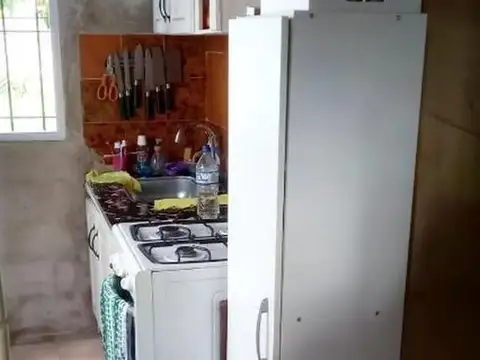 Casa 3 ambientes con 1 baño