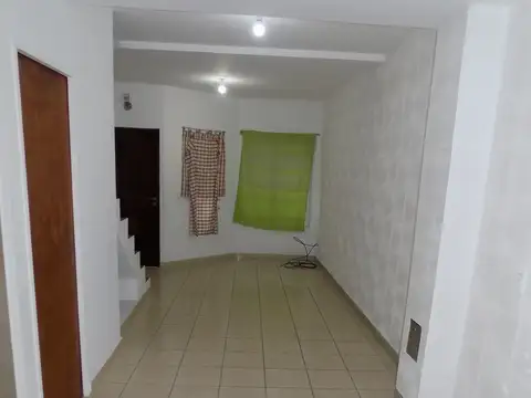 DEPARTAMENTO TIPO DUPLEX DE 3 AMBIENTES, EN PLANTA ALTA