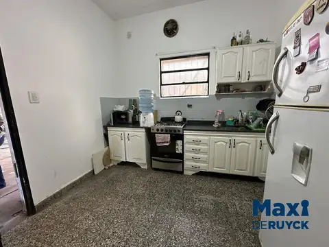 Casa 3 ambientes con 1 baño