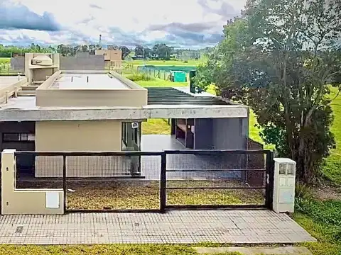 Casa en Venta en Pueblo Esther, USD 132.000