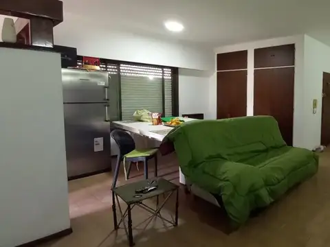 Depto 2 ambientes por escalera, en Quilmes Centro