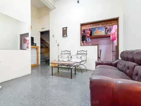 Arturo Illia  al 1900, esquina Saavedra