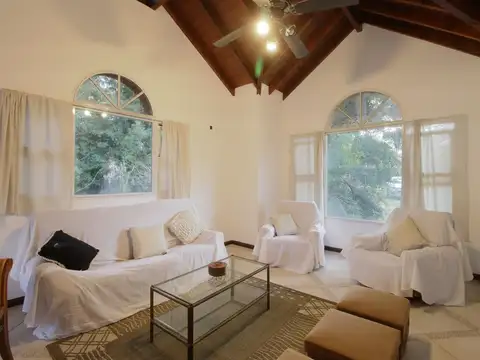 Casa 5 ambientes con 3 baños