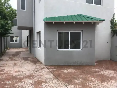 VENTA DUPLEX 3 AMBIENTES CON GARAJE - TEMPERLEY