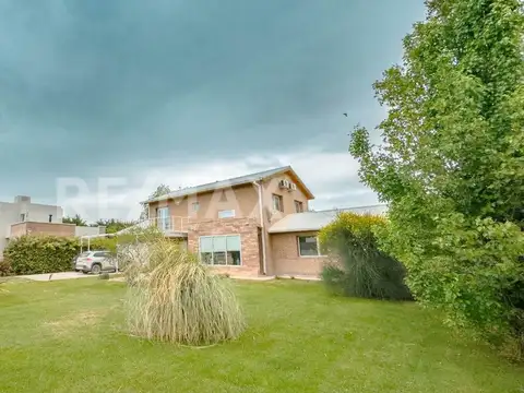 VENTA CASA B* LOS OLIVOS 4 DORMITORIOS CENTENARIO