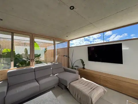 Casa 4 ambientes con 3 baños