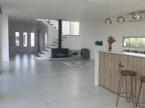 Casa en Alquiler al Noreste