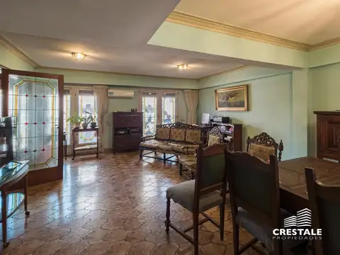 Venta - Casa 4 dormitorios con cochera y baulera - Lourdes, Rosario.