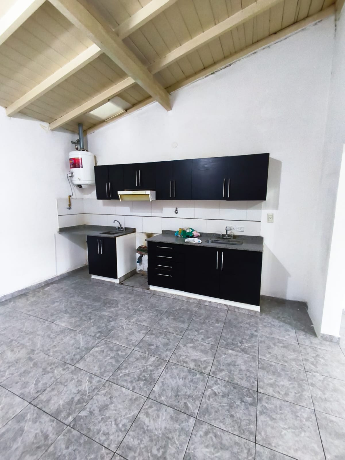 2 CHALETS  EN UN MISMO LOTE  IDEAL PARA RENTAR