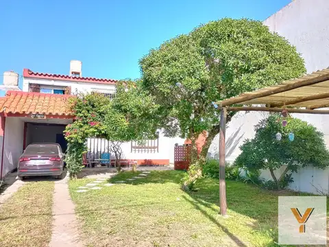 Casa en Venta - 4 Dormitorios 2 Baños - 300mts - Las Toninas