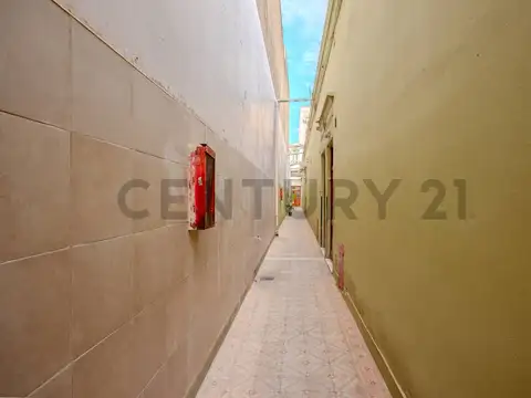 VENTA PH 3 AMBIENTES CON TERRAZA PROPIA EN FLORES - PERMUTA