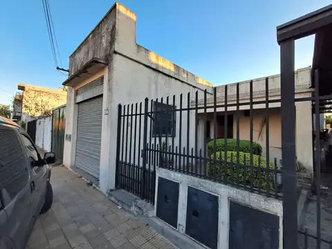 Departamento T/Casa 4 amb al frente con Local o Garage