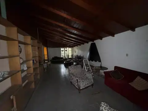 Casa 10 ambientes con 3 baños