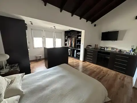 Casa 6 ambientes con 3 baños
