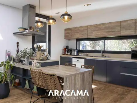 Casa en Alquiler en Countries y Barrios Cerrados en Ezeiza, USD 5.000