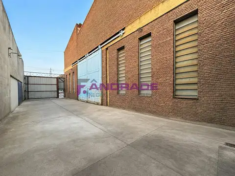 Galpon en Venta 40  mts Fondo
