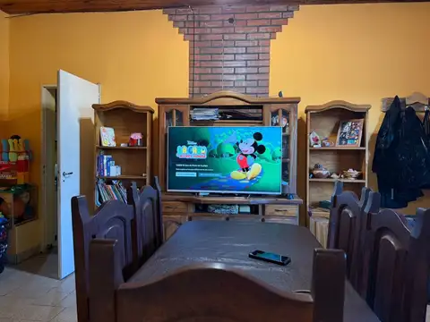 Casa quinta 4d , baño, galpon, y pileta.