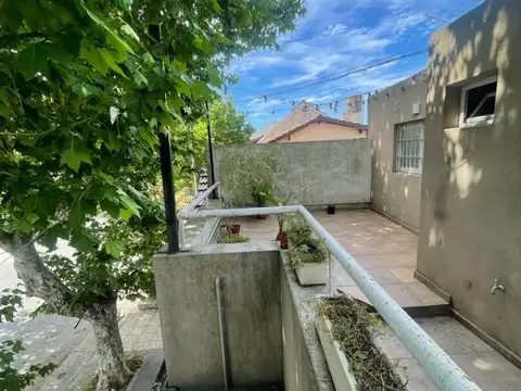 venta de casa  3 ambientes  + departamento