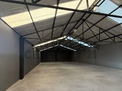 Galpon en Alquiler 30  mts Fondo