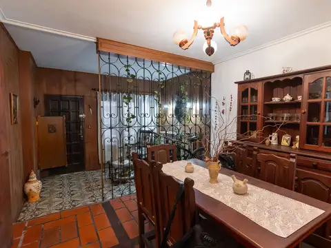 VENTA CASA 3 DORMITORIOS BARRIO INDUSTRIAL C/PATIO