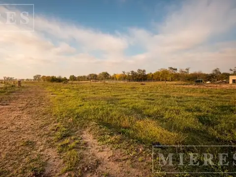 Lote de 803m² en venta en Estancia Carabassa