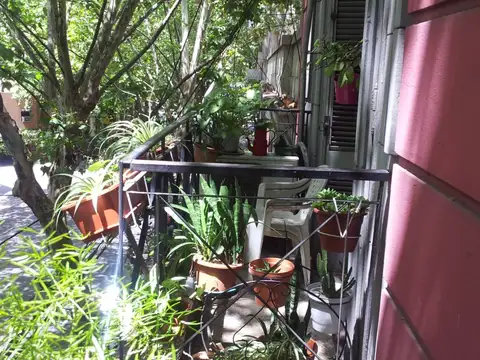 Depto Tipo Casa 8 ambientes con 2 baños