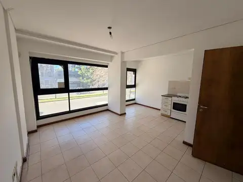 Alquiler - oficina con 2 privados - zona facultades - av francia 853