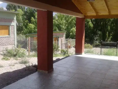 Casa 5 ambientes con 2 baños