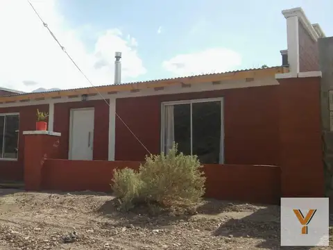 Casa en venta - 3 Dormitorios 2 Baños - Galpón - 3.000Mts2 - Uspallata, Mendoza