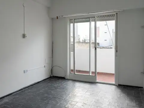 DEPARTAMENTO DOS AMBIENTES CON BALCON EN ALQUILER