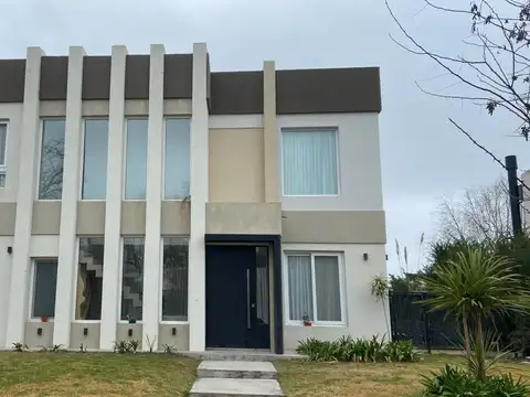 casa a laguna en alquiler anual en el Canton Norte Escobar