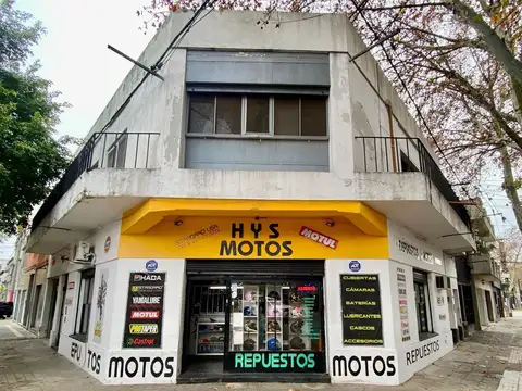 ESQUINA EN VENTA CASA LOCALES DEPARTAMENTO COCHERA