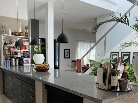 Casa en Venta en Countries y Barrios Cerrados en Pilar, USD 340.000