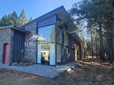 CASA EN VENTA - DOS VALLES - BARILOCHE- 3 DORM,3 BAÑOS, APTA CREDITO
