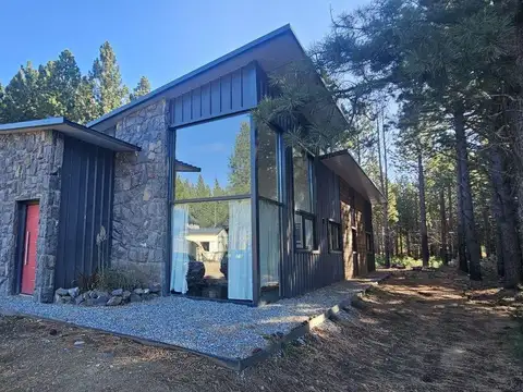 CASA EN VENTA Barrio DOS VALLES, BARILOCHE, 3 DORM,3 BAÑOS, APTA CREDITO