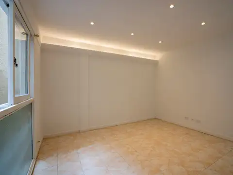 Departamento ·  Amplio Monoambiente · Cocina Separada ·  Balvanera ·  Apto Profesional