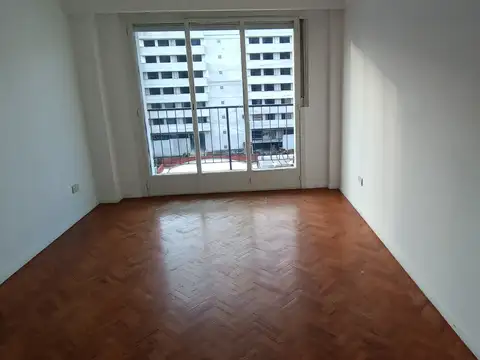 Estados Unidos 1200, Piso 7