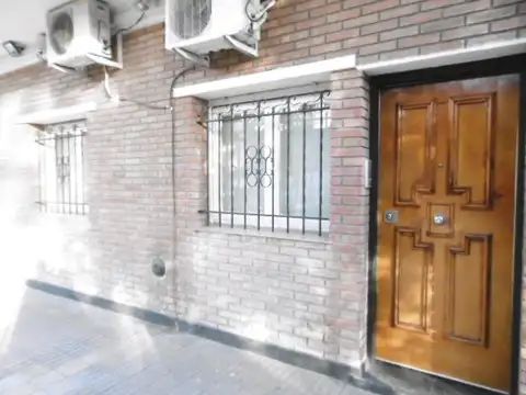 Excelente PH de 3 amb Amplio, cómodo, luminoso en barrio c/verde y tranquilo y consigna Policial