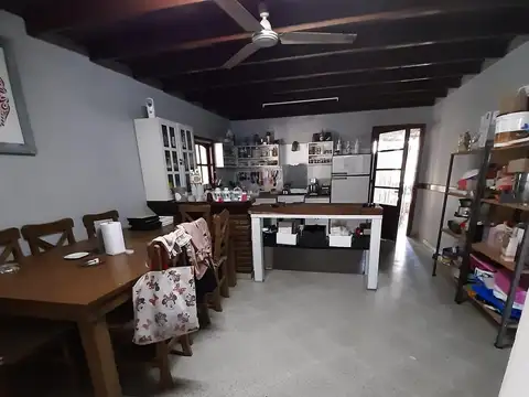 Casa 4 ambientes con 1 baño
