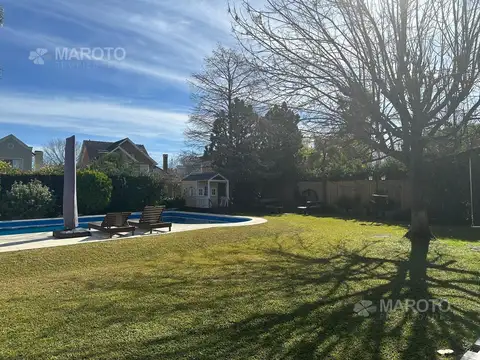 Casa en Venta con 6 cocheras